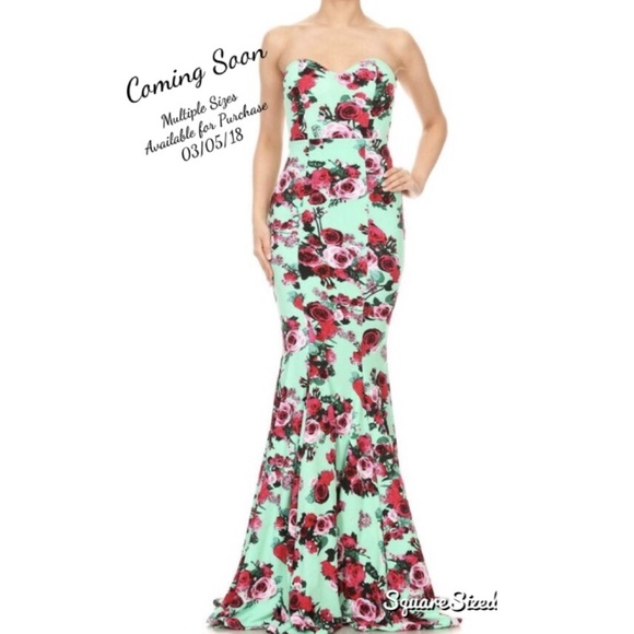 Pretty as a Petal Dress - Picture 1 of 5